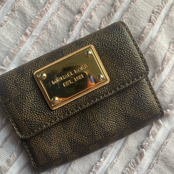 Michael Kors purse w/ matching wallet - Picture 3 of 6